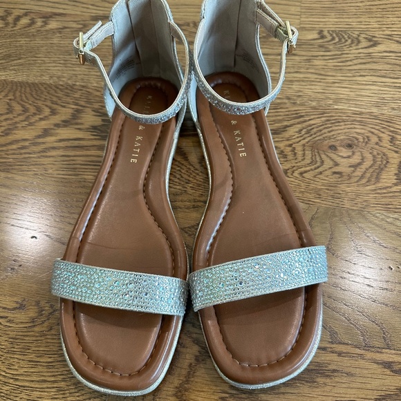 Kelly & Katie Shoes - Kelly & Katie Rhinestone Sandals, size 8